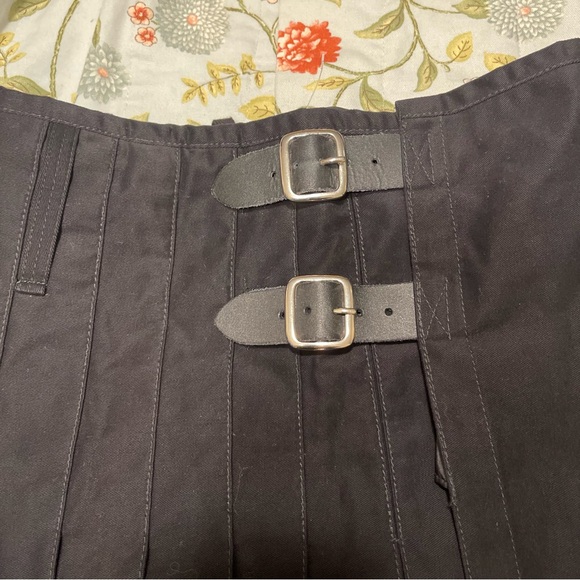 Versatta Black Kilt Skirt - Picture 4 of 15